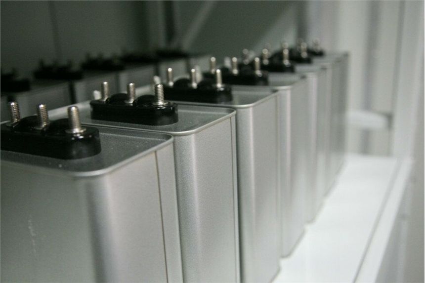 電容器能通過直流電嗎？為什么？